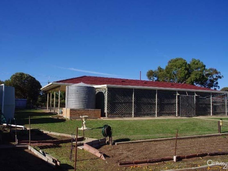 4 Kitto Road, Moonta Bay SA 5558