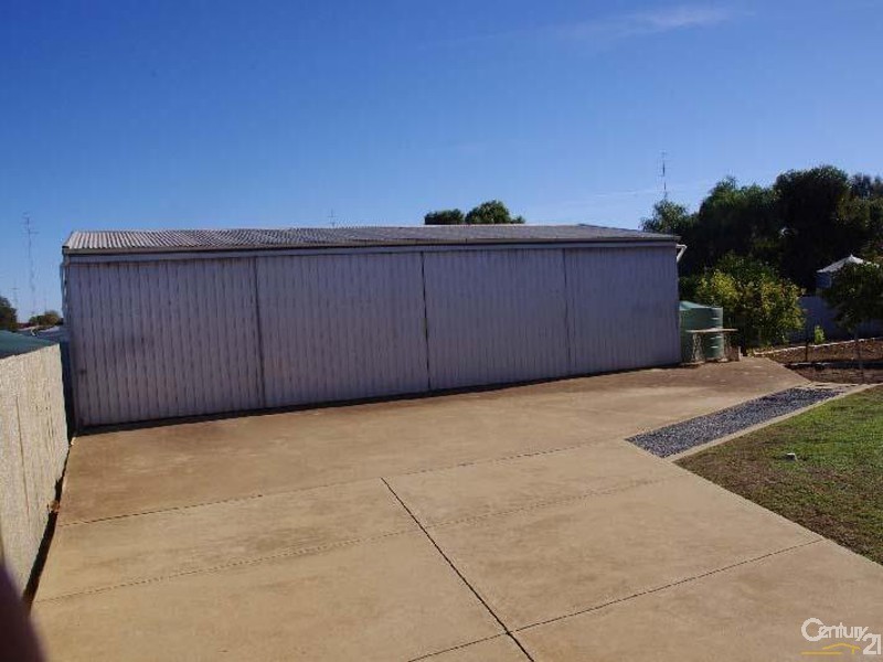 4 Kitto Road, Moonta Bay SA 5558