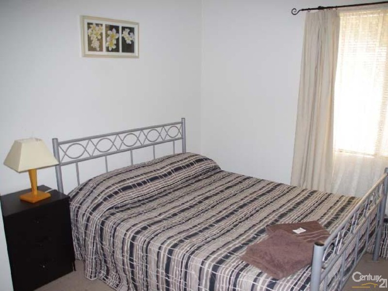 10 Andrew Street, Moonta Bay SA 5558