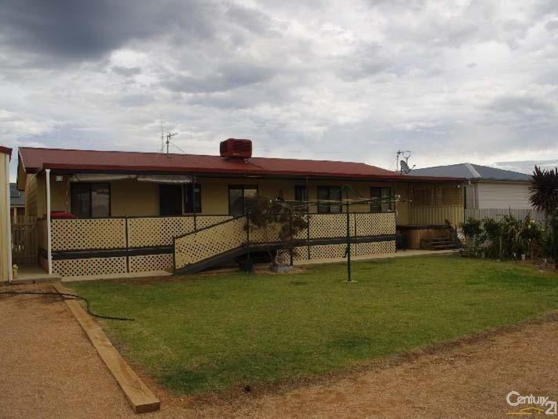 10 Andrew Street, Moonta Bay SA 5558