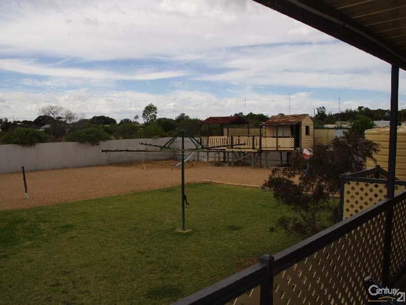 10 Andrew Street, Moonta Bay SA 5558