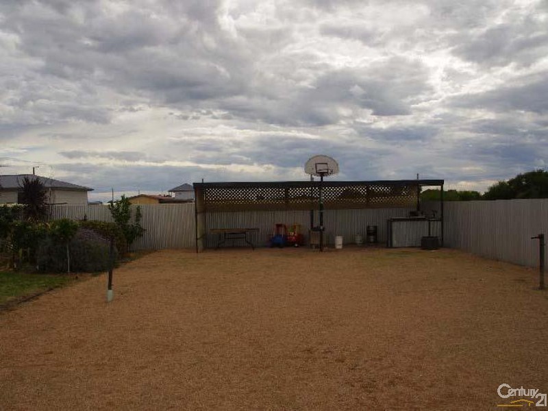 10 Andrew Street, Moonta Bay SA 5558