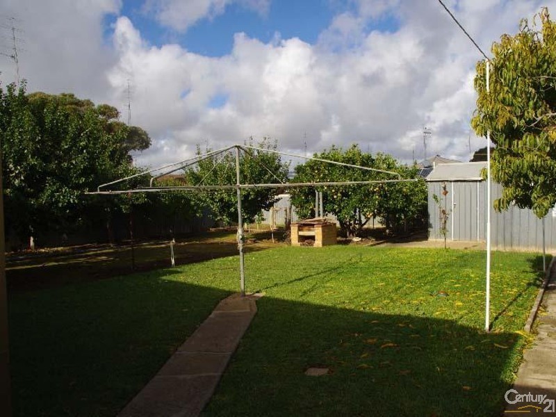 32 Herbert Street, Moonta Bay SA 5558
