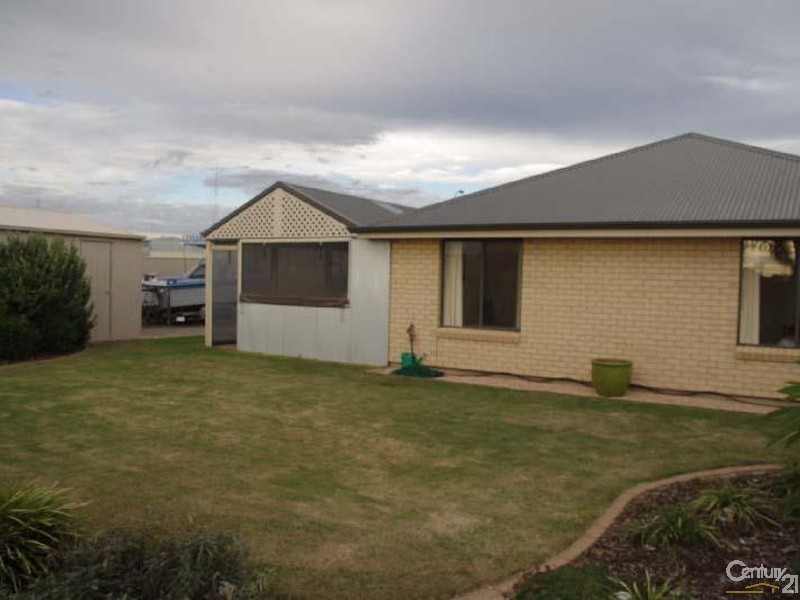 43 Stocker Street, Moonta Bay SA 5558