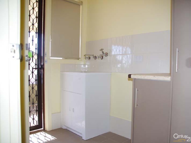 33 Victoria Street, Moonta Bay SA 5558