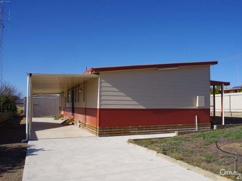 33 Victoria Street, Moonta Bay SA 5558