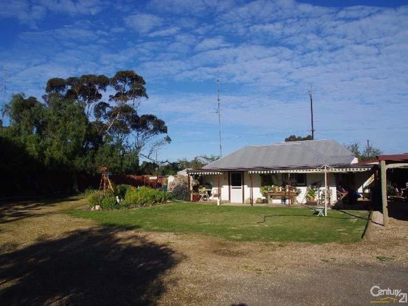 23 Kadina Road, Moonta SA 5558