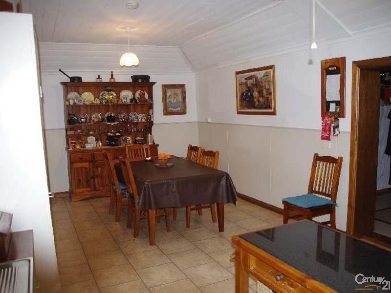 23 Kadina Road, Moonta SA 5558