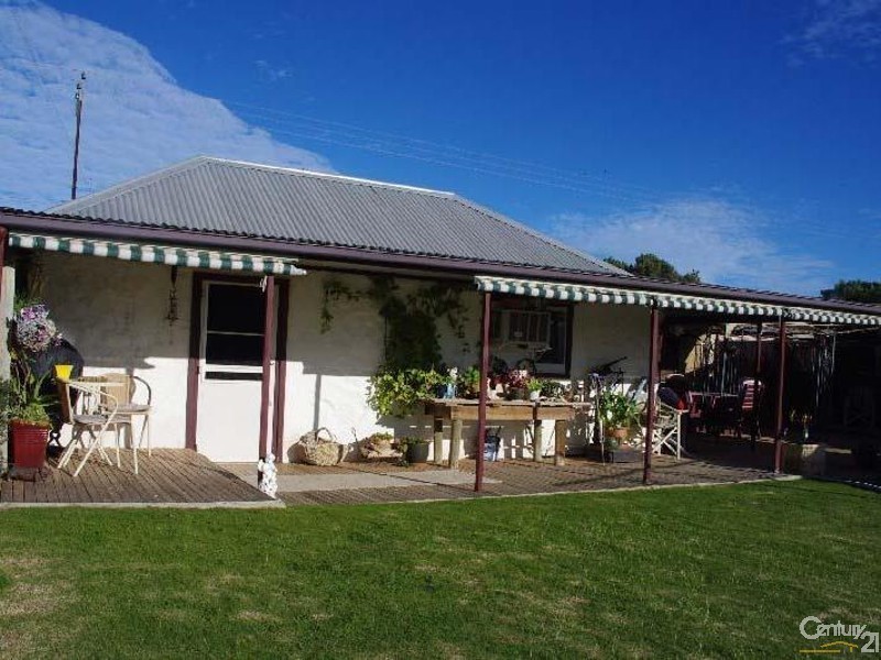 23 Kadina Road, Moonta SA 5558