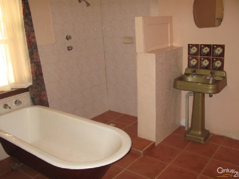 66 Kadina Road, Moonta SA 5558