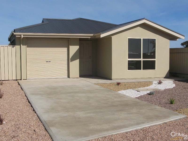 12 Fuss Street, Moonta Bay SA 5558