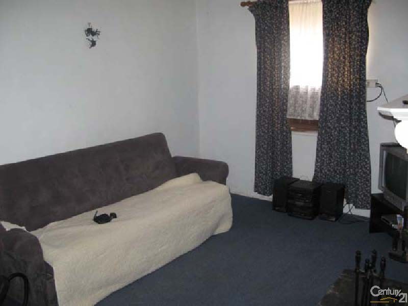 66 Verco St, Moonta Mines SA 5558