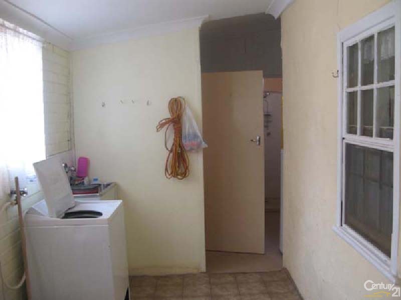 66 Verco St, Moonta Mines SA 5558