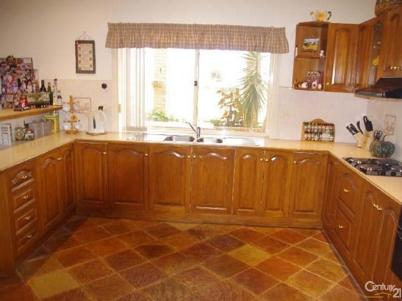 3 Old Wallaroo Road, Moonta Bay SA 5558