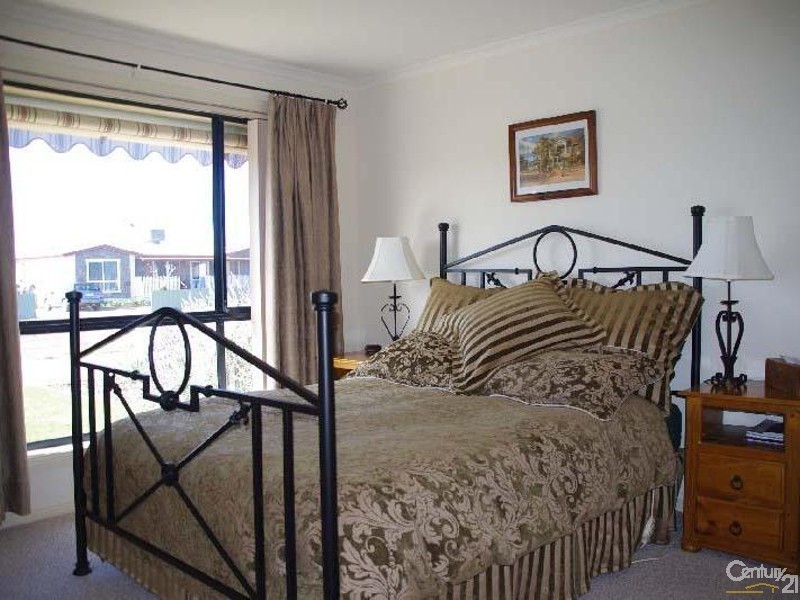 54 Monmouth Street, Moonta Bay SA 5558