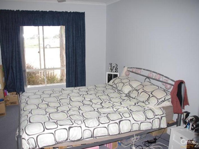 10 Haylock Road, Moonta Bay SA 5558