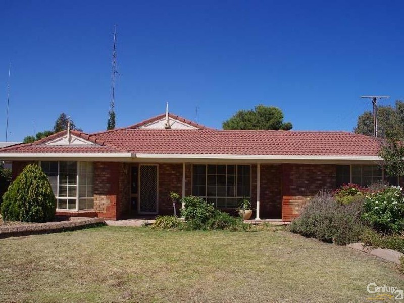 32 Rossiters Road, Moonta Bay SA 5558