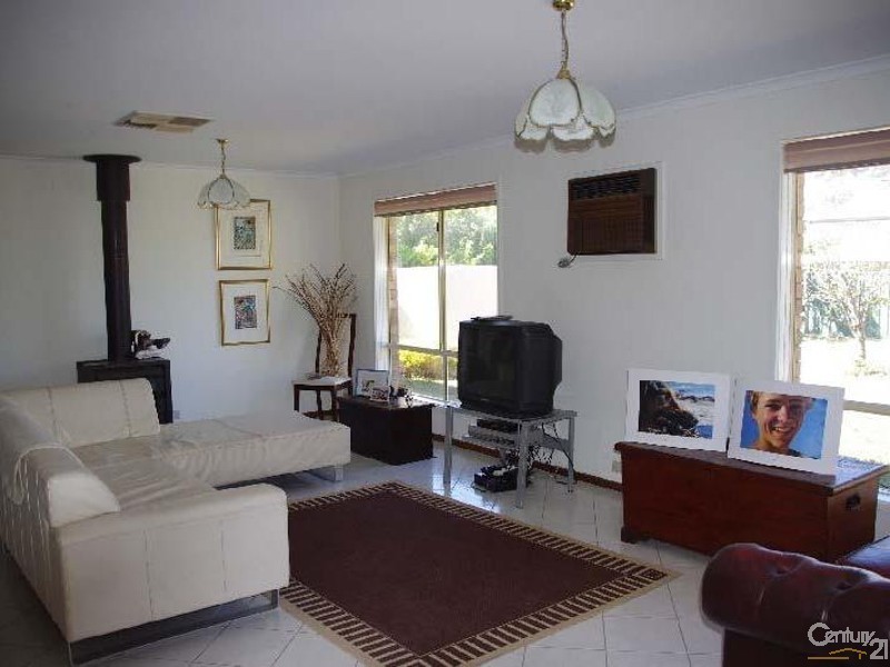 32 Rossiters Road, Moonta Bay SA 5558