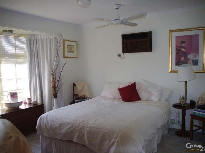 32 Rossiters Road, Moonta Bay SA 5558