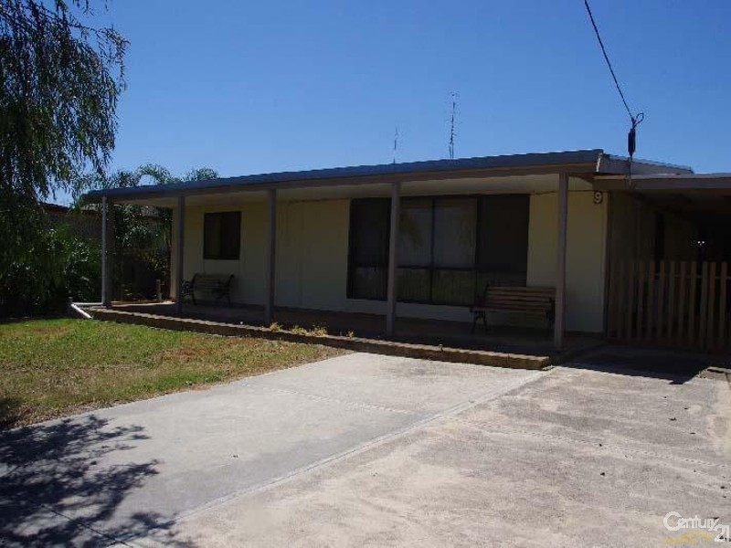 9 Pattison Cres, Moonta Bay SA 5558
