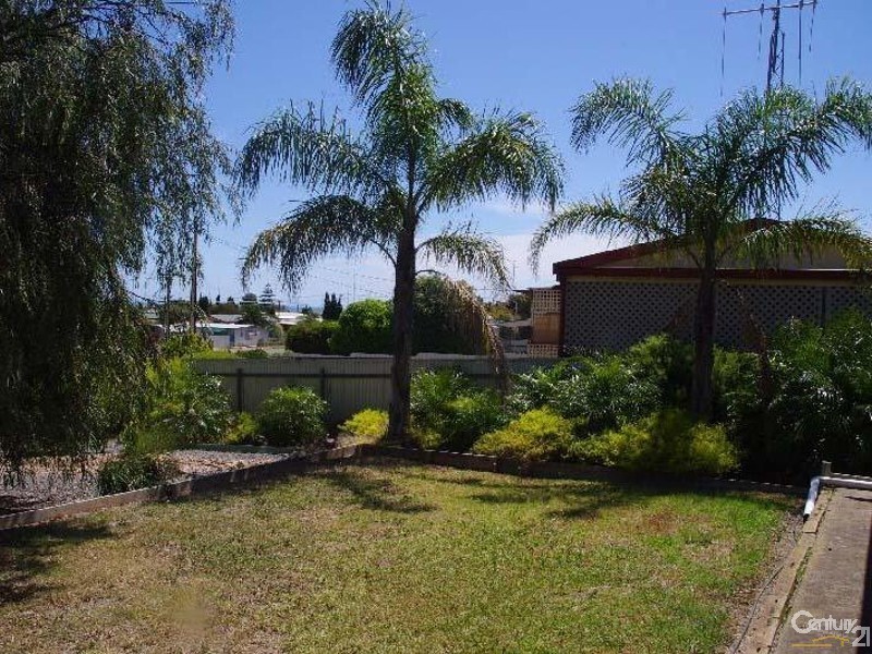 9 Pattison Cres, Moonta Bay SA 5558