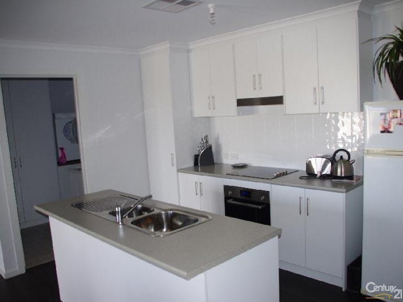 11 Quintrell Street, Moonta Bay SA 5558