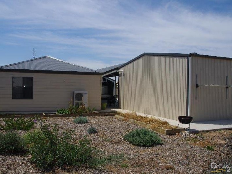 11 Quintrell Street, Moonta Bay SA 5558