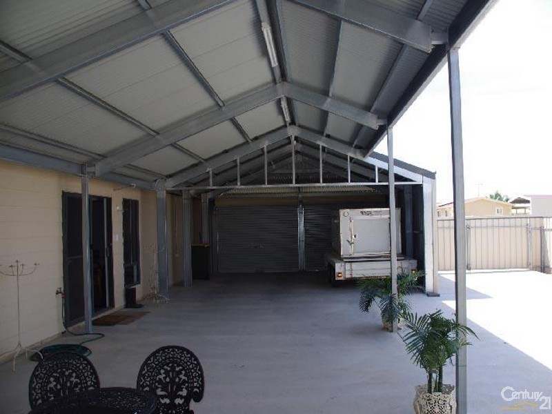11 Quintrell Street, Moonta Bay SA 5558