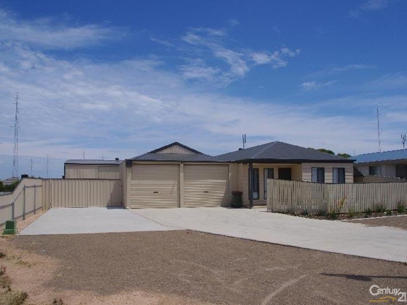 11 Quintrell Street, Moonta Bay SA 5558