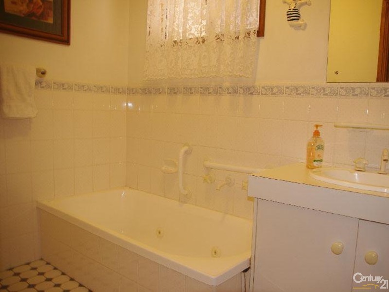 17 Coast Road, Moonta Bay SA 5558