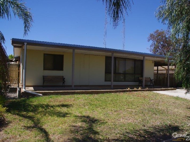 9 Pattison Cres, Moonta Bay SA 5558
