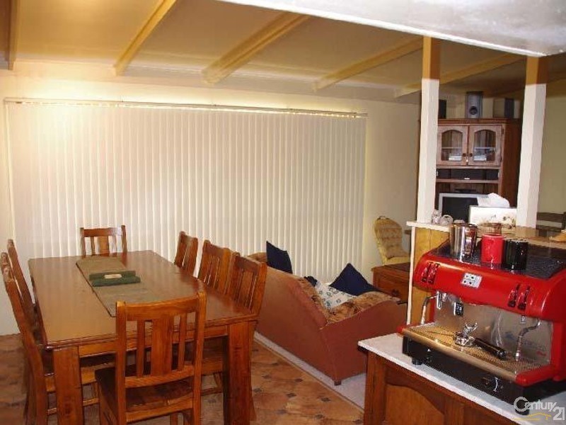 9 Pattison Cres, Moonta Bay SA 5558