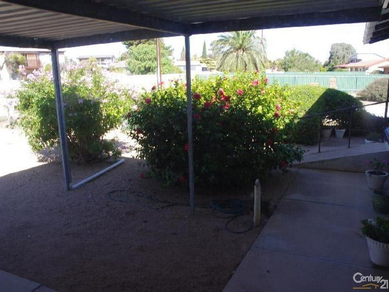 10 Rossiters Road, Moonta Bay SA 5558