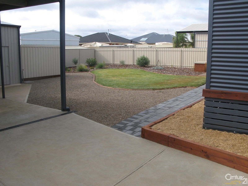 5 Loller Street, Moonta Bay SA 5558