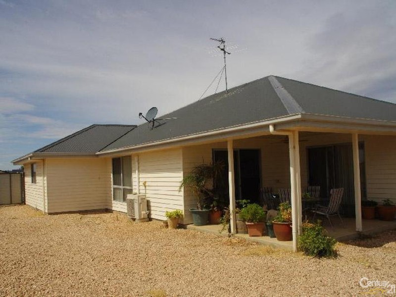 9 Hazel Street, Moonta Bay SA 5558