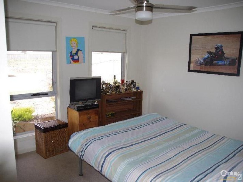 9 Hazel Street, Moonta Bay SA 5558