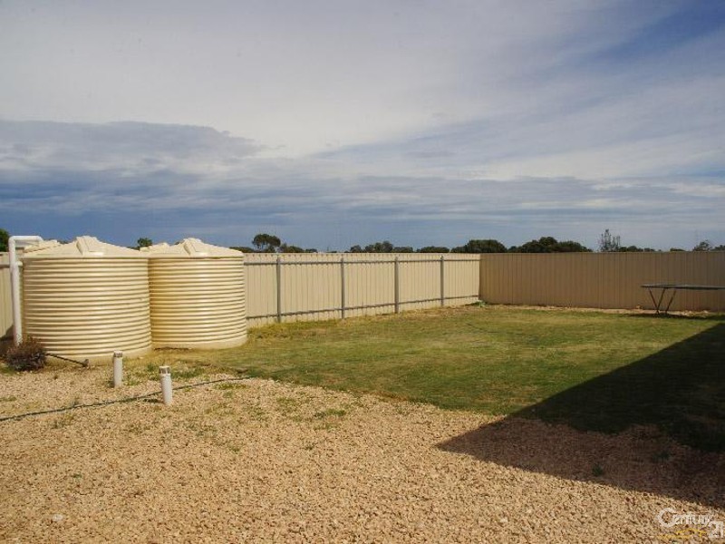 9 Hazel Street, Moonta Bay SA 5558