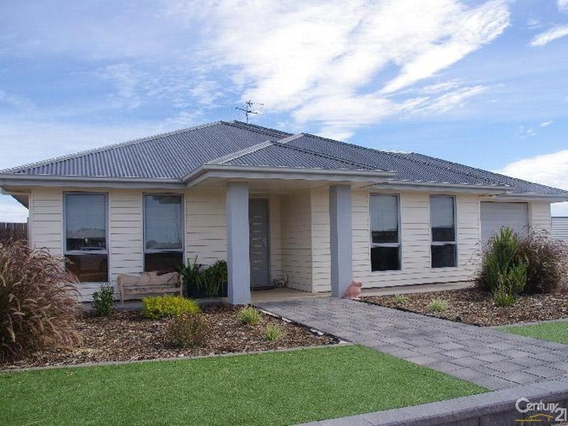 9 Hazel Street, Moonta Bay SA 5558