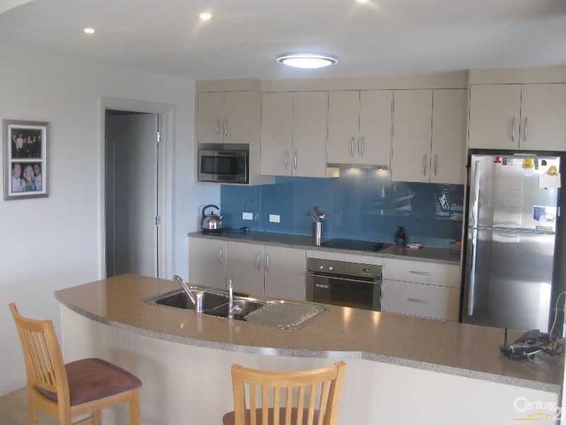 4 Cambridge Street, Moonta Bay SA 5558