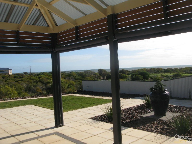 4 Cambridge Street, Moonta Bay SA 5558