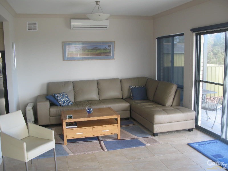 4 Cambridge Street, Moonta Bay SA 5558