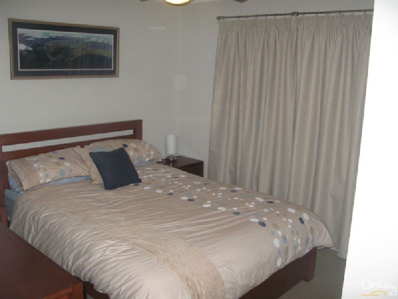 4 Cambridge Street, Moonta Bay SA 5558