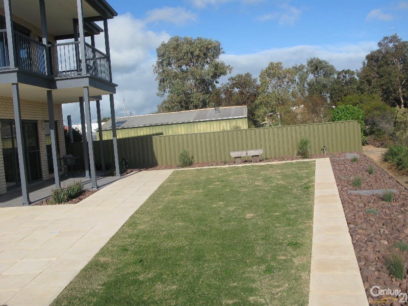 4 Cambridge Street, Moonta Bay SA 5558
