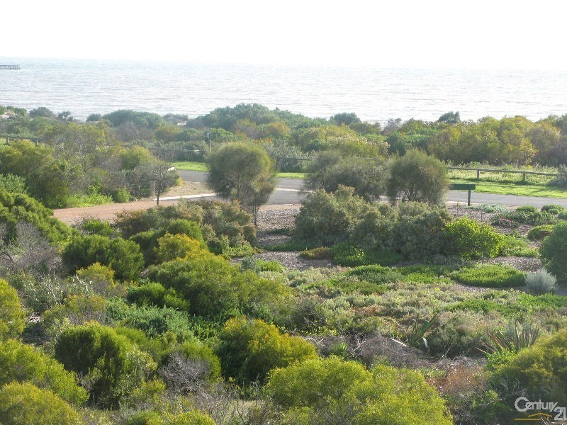 4 Cambridge Street, Moonta Bay SA 5558