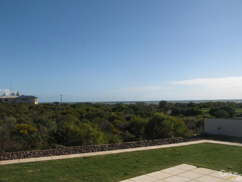 4 Cambridge Street, Moonta Bay SA 5558