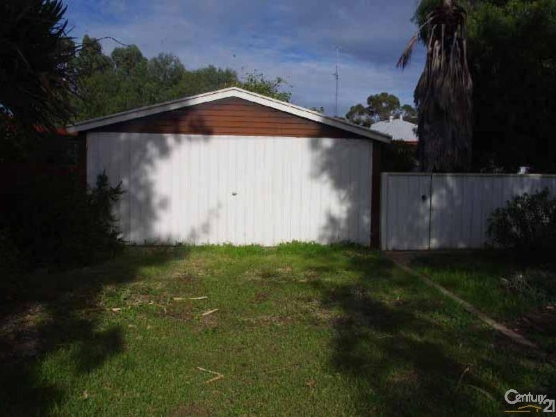 17 Bay Road, Moonta SA 5558