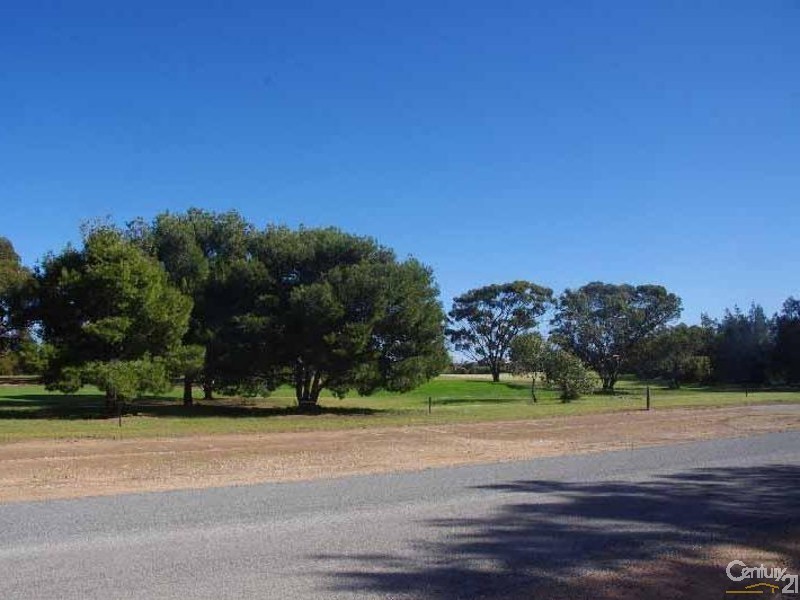 17 Bay Road, Moonta SA 5558