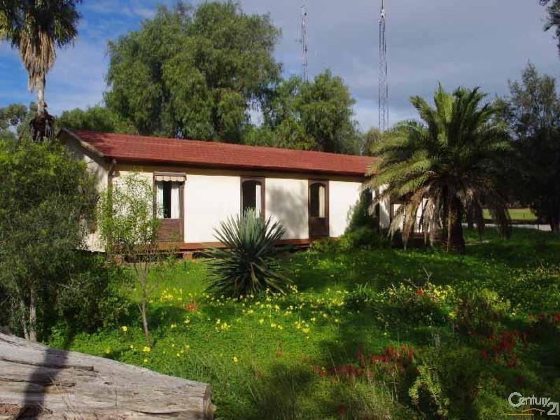 17 Bay Road, Moonta SA 5558