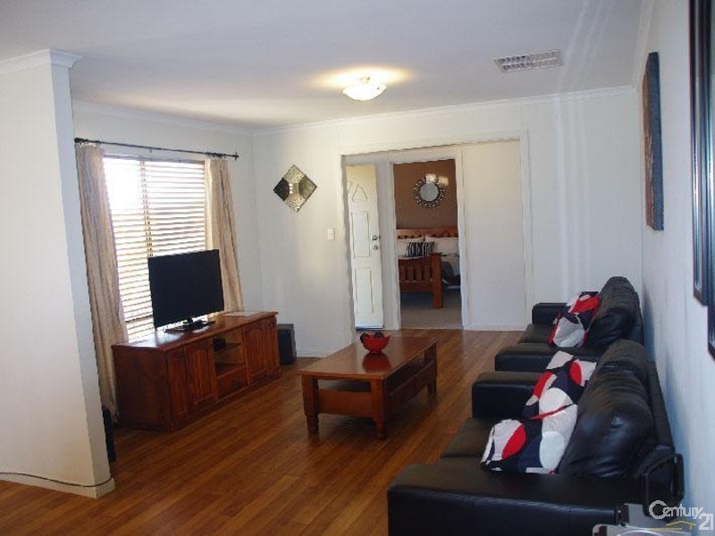 10 Andrew Street, Moonta Bay SA 5558