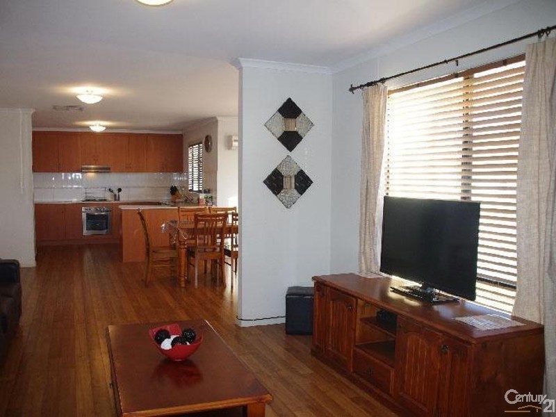 10 Andrew Street, Moonta Bay SA 5558